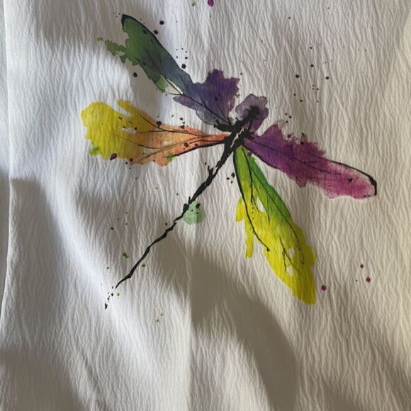 NWOT white pant with dragonfly detail on front near waist and lower leg - Picture 3 of 4